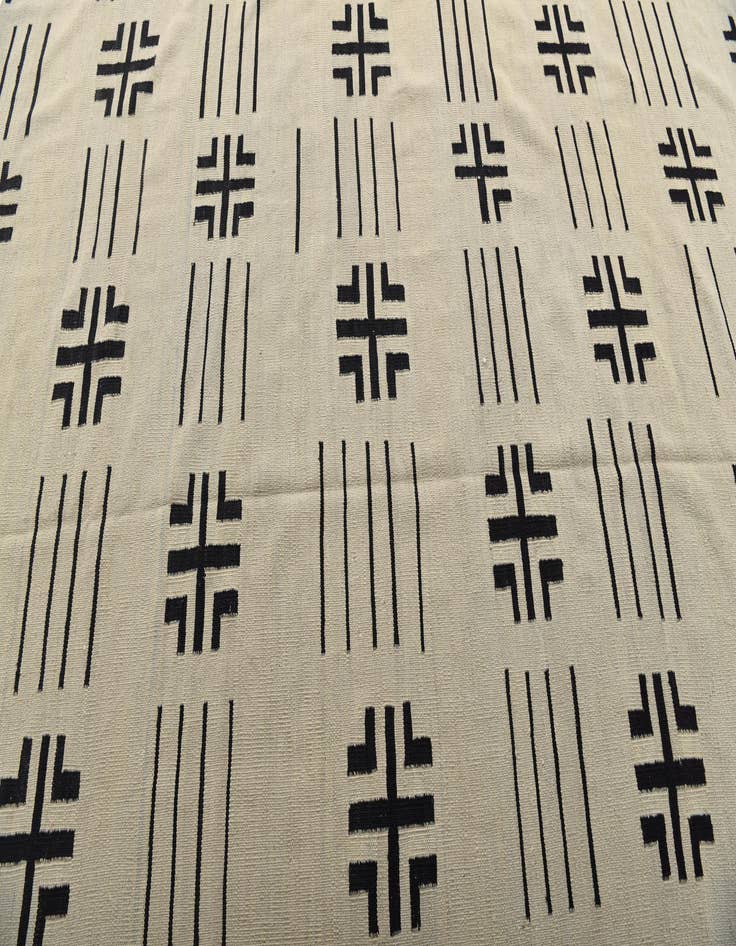 Detail image of  8' 4 x 9' 6  Hand Woven Kilim Modern Wool Rug