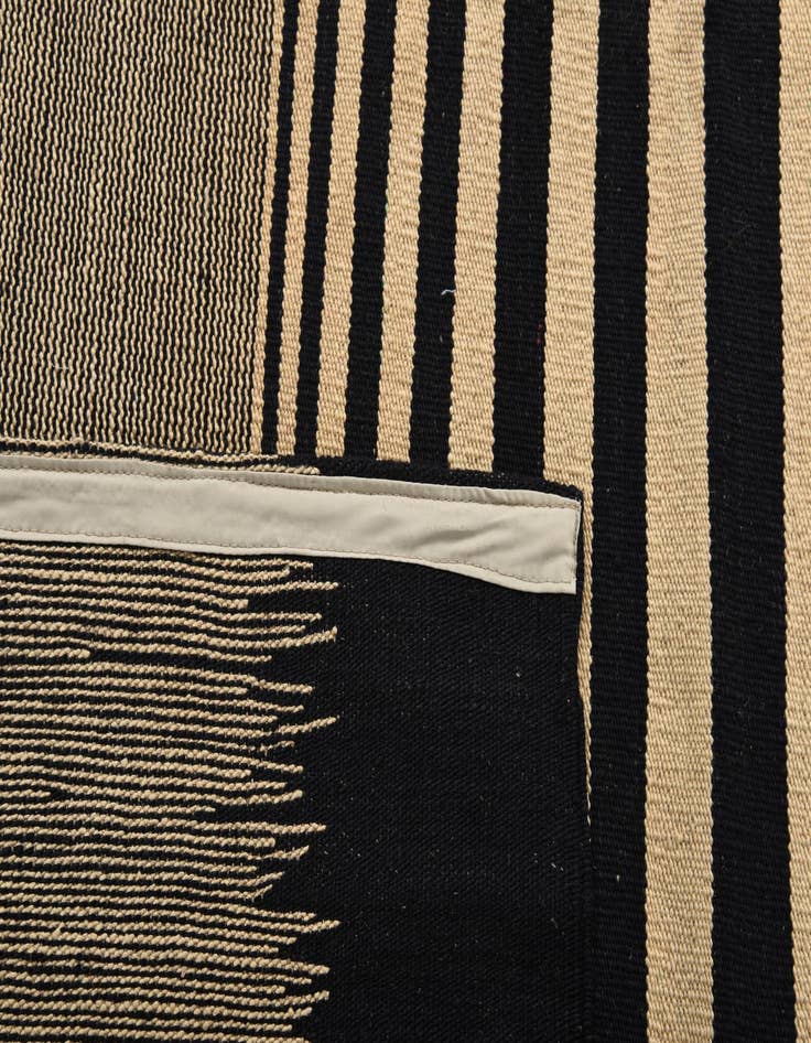 Detail image of  8' 2 x 9' 10  Hand Woven Kilim Modern Wool Rug