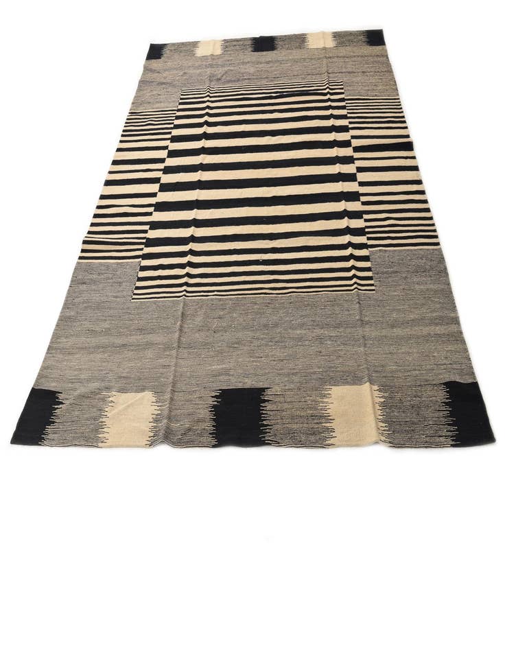 Detail image of  8' 2 x 9' 10  Hand Woven Kilim Modern Wool Rug