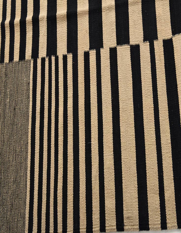Detail image of  8' 2 x 9' 10  Hand Woven Kilim Modern Wool Rug