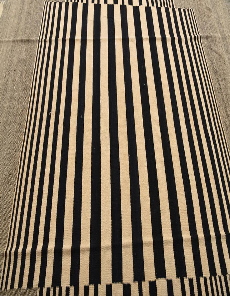 Detail image of  8' 2 x 9' 10  Hand Woven Kilim Modern Wool Rug