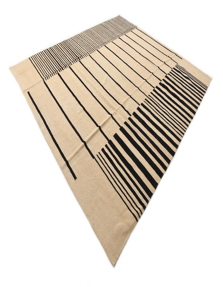 Detail image of  8' 4 x 9' 4  Hand Woven Kilim Modern Wool Rug