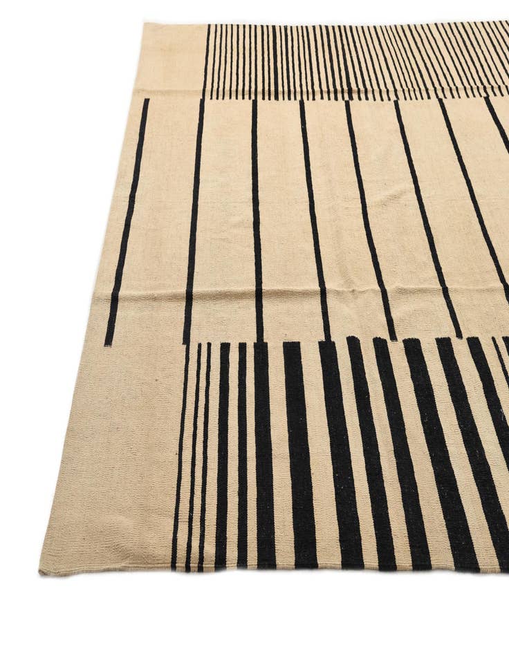 Detail image of  8' 4 x 9' 4  Hand Woven Kilim Modern Wool Rug