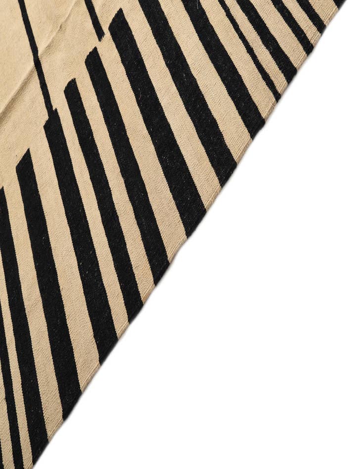 Detail image of  8' 4 x 9' 4  Hand Woven Kilim Modern Wool Rug