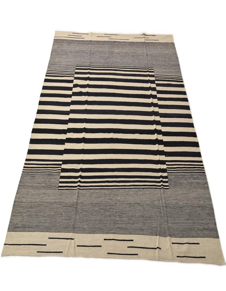 Detail image of  8' 3 x 9' 7  Hand Woven Kilim Modern Wool Rug