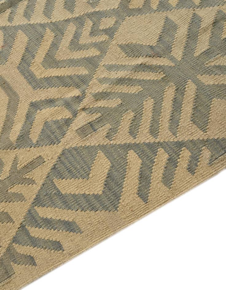Detail image of  5' 1 x 6' 3  Hand Woven Kilim Modern Wool Rug