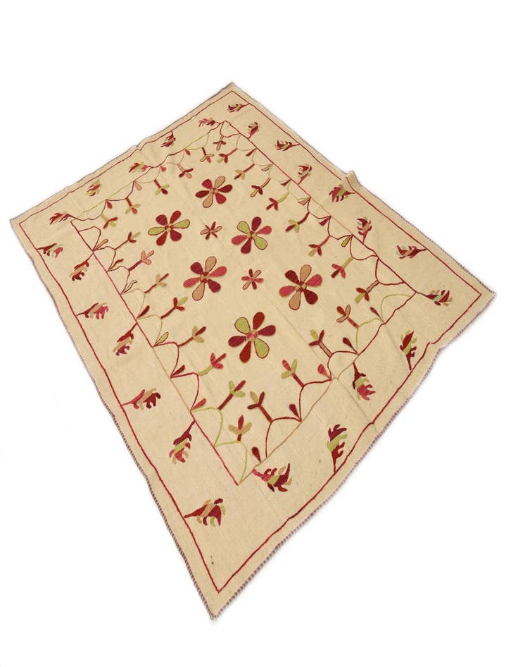 Detail image of  5' 9 x 7' 7  Hand Woven Kilim Modern Wool Rug