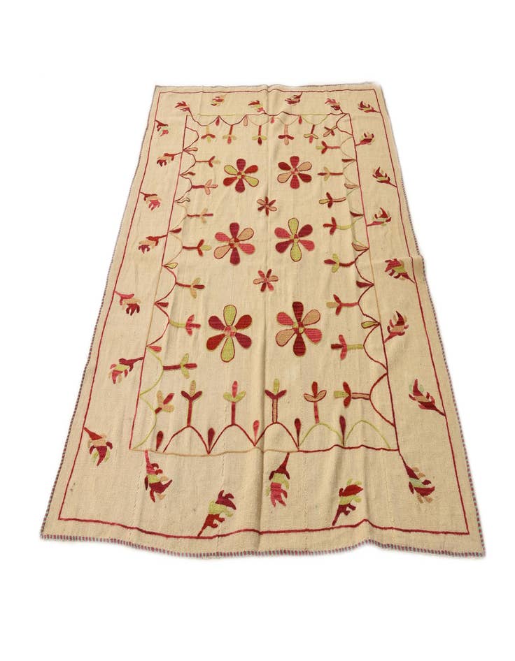 Detail image of  5' 9 x 7' 7  Hand Woven Kilim Modern Wool Rug