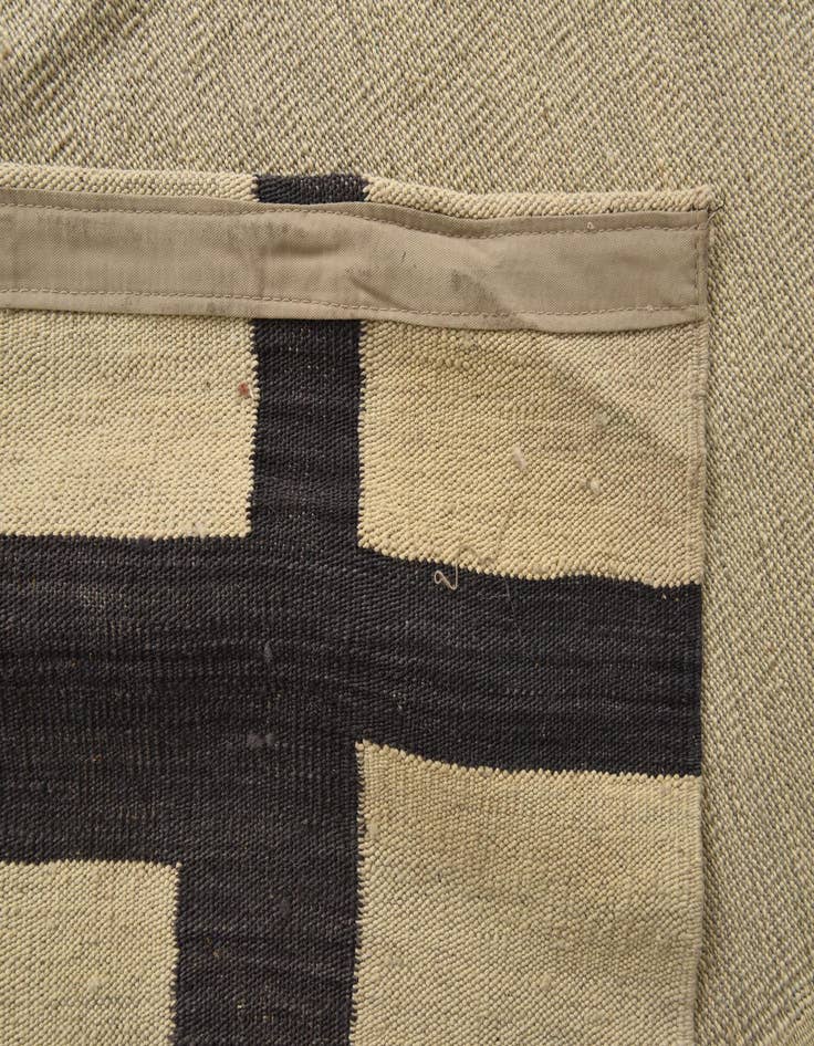 Detail image of  10' 5 x 13' 10  Hand Woven Kilim Modern Wool Rug