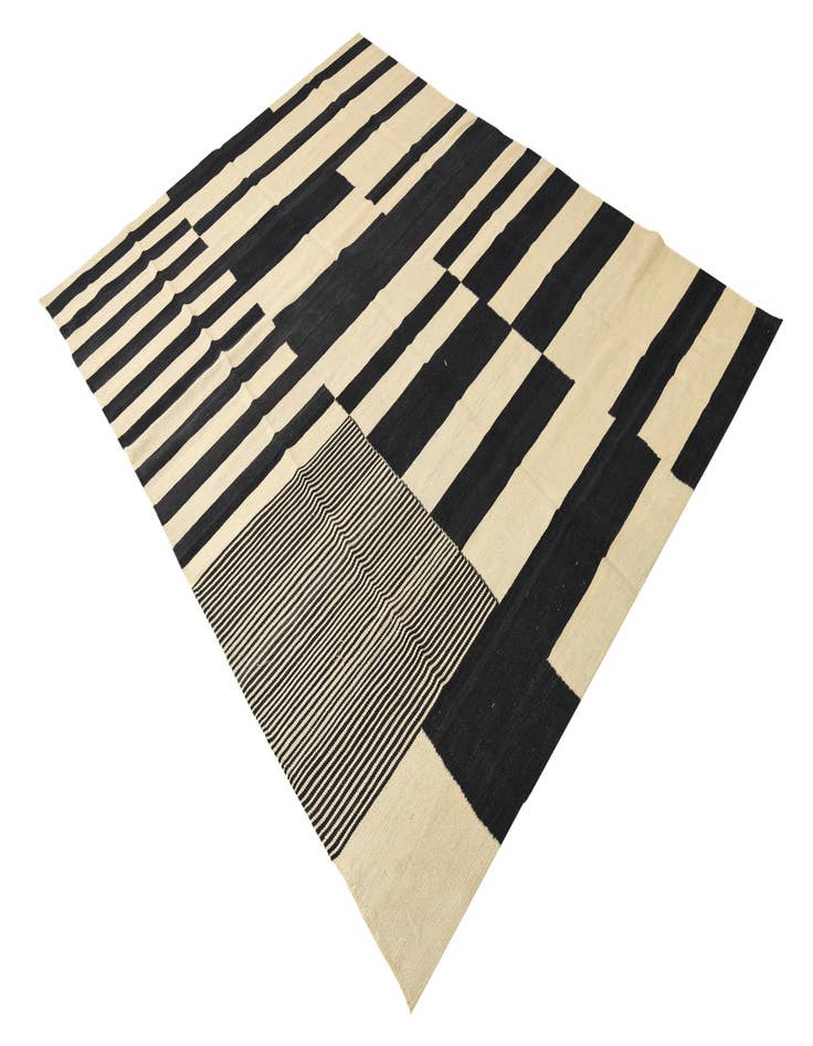 Detail image of  5' 10 x 7' 8  Hand Woven Kilim Modern Wool Rug