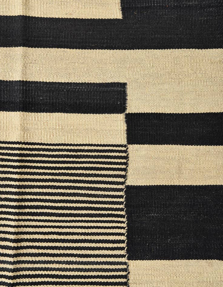 Detail image of  5' 10 x 7' 8  Hand Woven Kilim Modern Wool Rug