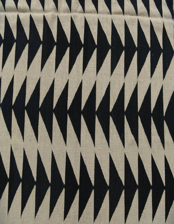 Detail image of  6' 9 x 9' 6  Hand Woven Kilim Modern Wool Rug