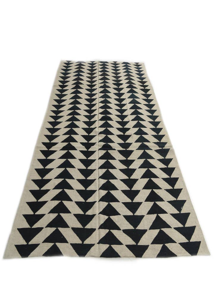 Detail image of  6' 9 x 9' 6  Hand Woven Kilim Modern Wool Rug