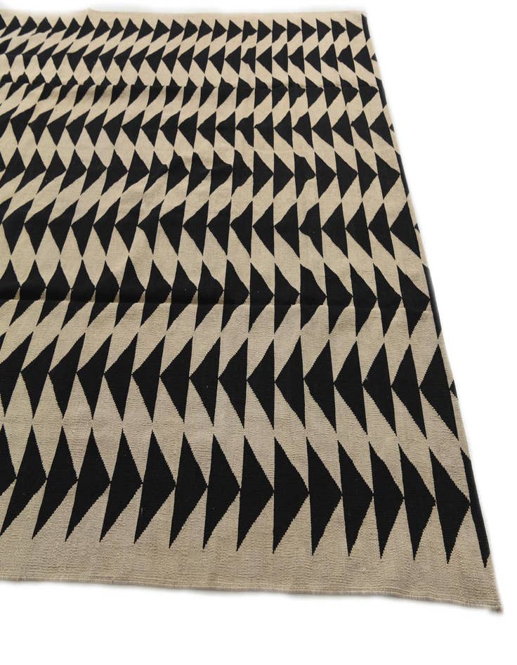 Detail image of  8' 6 x 9' 4  Hand Woven Kilim Modern Wool Rug