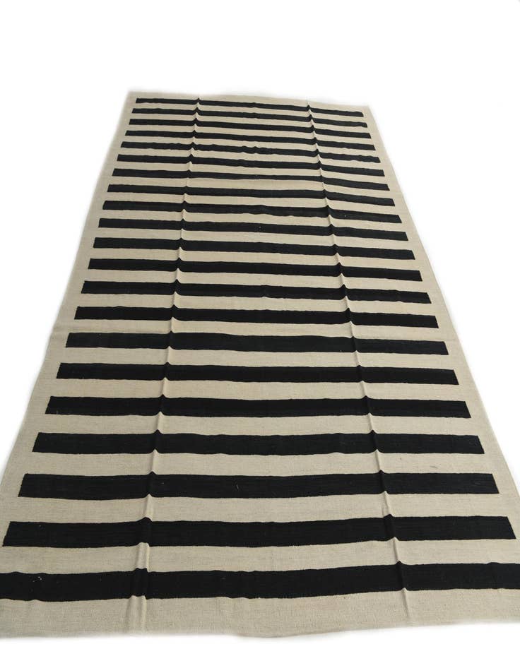 Detail image of  8' 4 x 11'  Hand Woven Kilim Modern Wool Rug