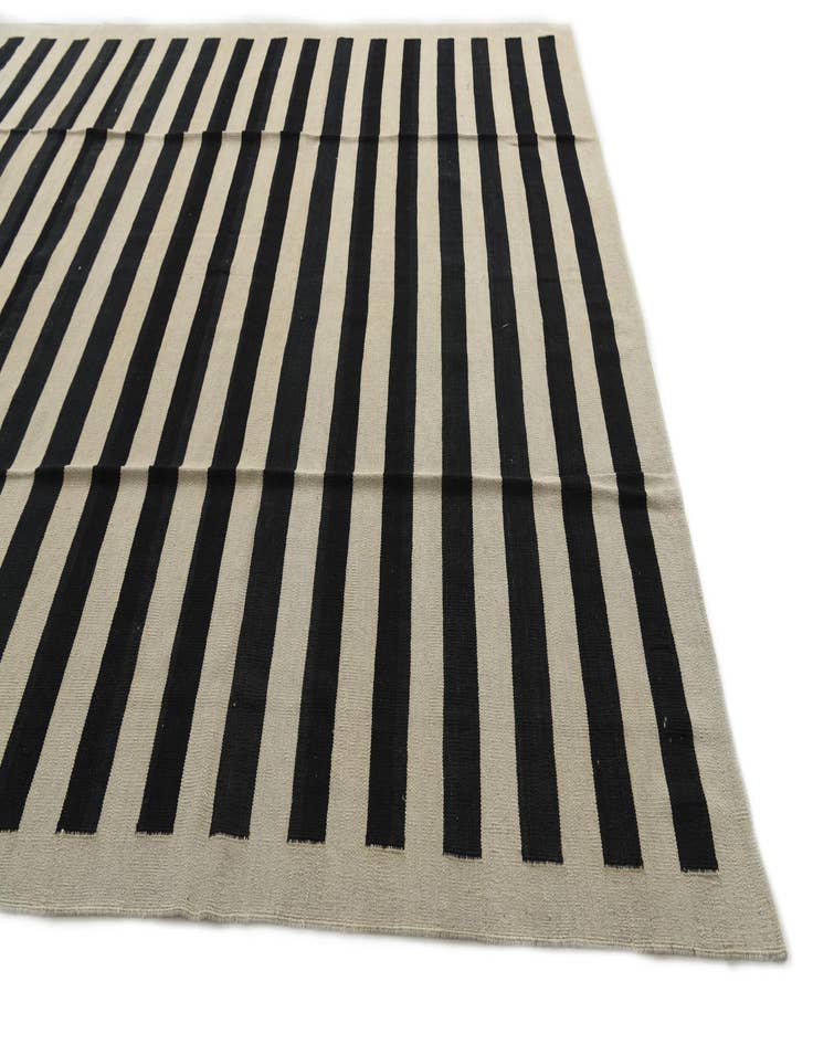 Detail image of  8' 4 x 11'  Hand Woven Kilim Modern Wool Rug