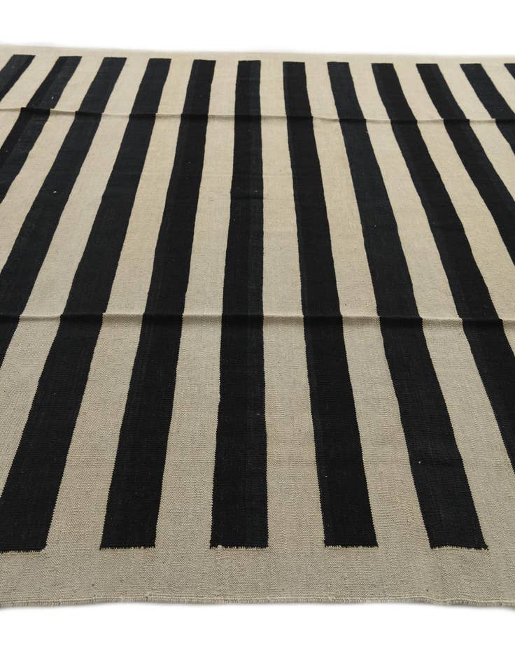 Detail image of  8' 4 x 11'  Hand Woven Kilim Modern Wool Rug