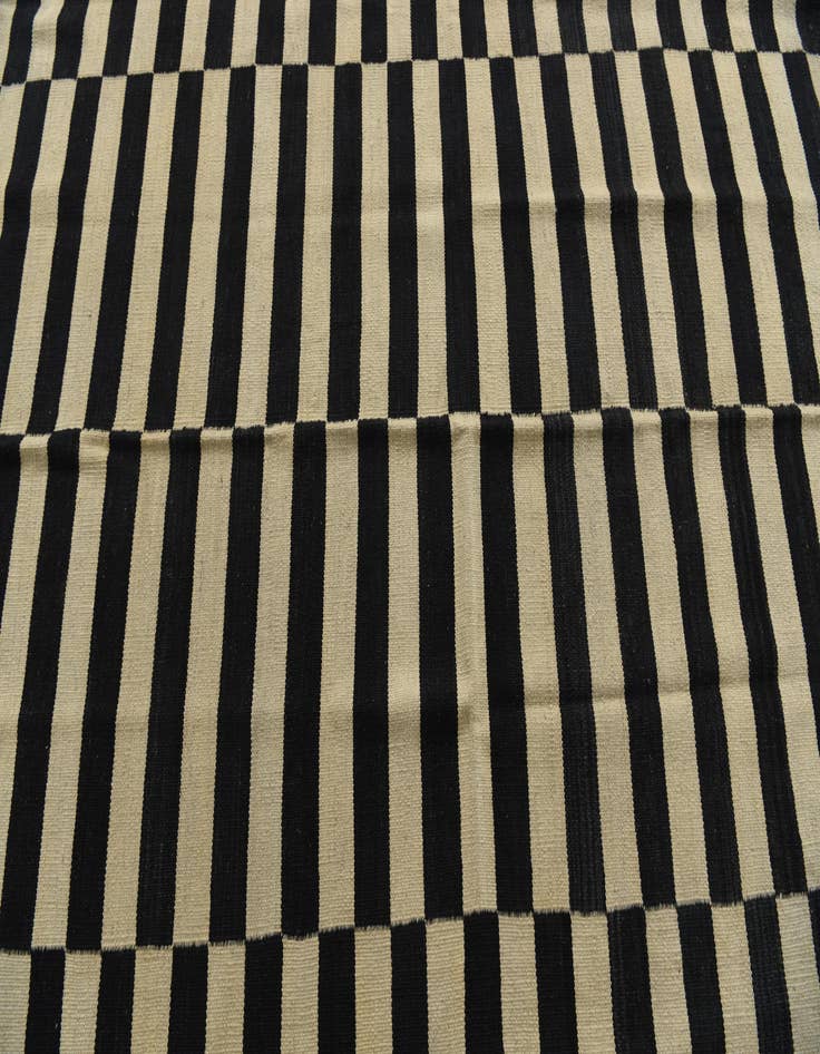 Detail image of  6' 10 x 9' 7  Hand Woven Kilim Modern Wool Rug