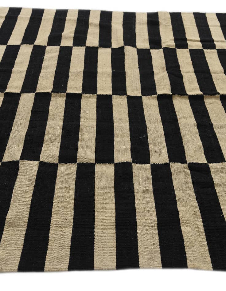 Detail image of  5' 10 x 7' 7  Hand Woven Kilim Modern Wool Rug