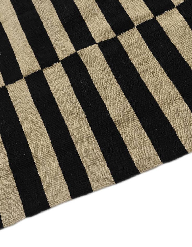 Detail image of  5' 10 x 7' 7  Hand Woven Kilim Modern Wool Rug