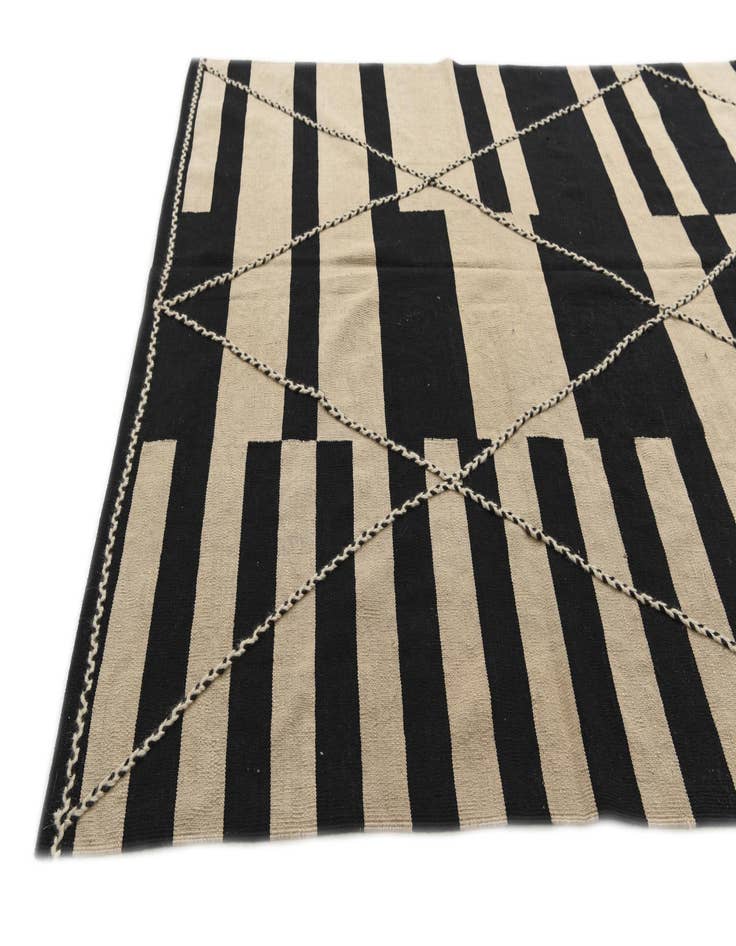 Detail image of  6' 7 x 9' 8  Hand Woven Kilim Modern Wool Rug