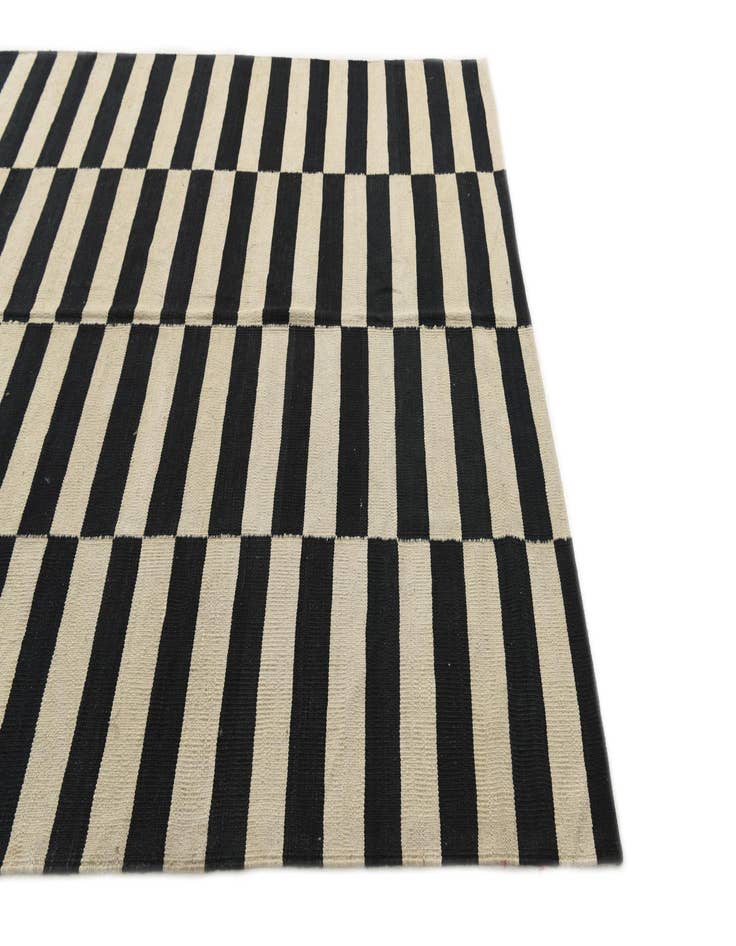 Detail image of  5' 7 x 7' 10  Hand Woven Kilim Modern Wool Rug