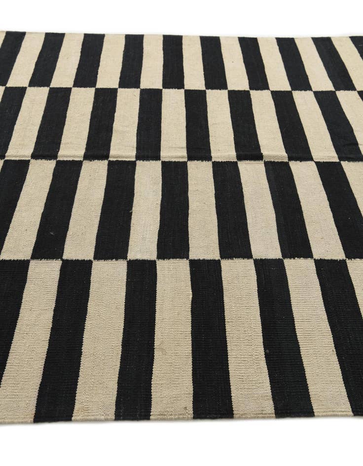 Detail image of  5' 7 x 7' 10  Hand Woven Kilim Modern Wool Rug