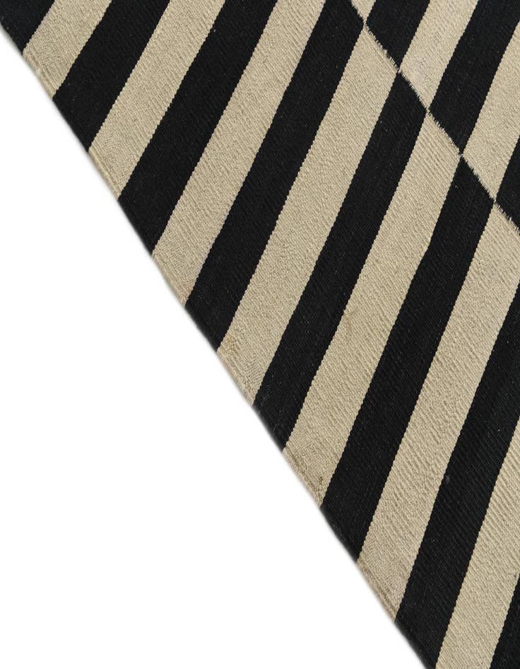 Detail image of  5' 7 x 7' 10  Hand Woven Kilim Modern Wool Rug