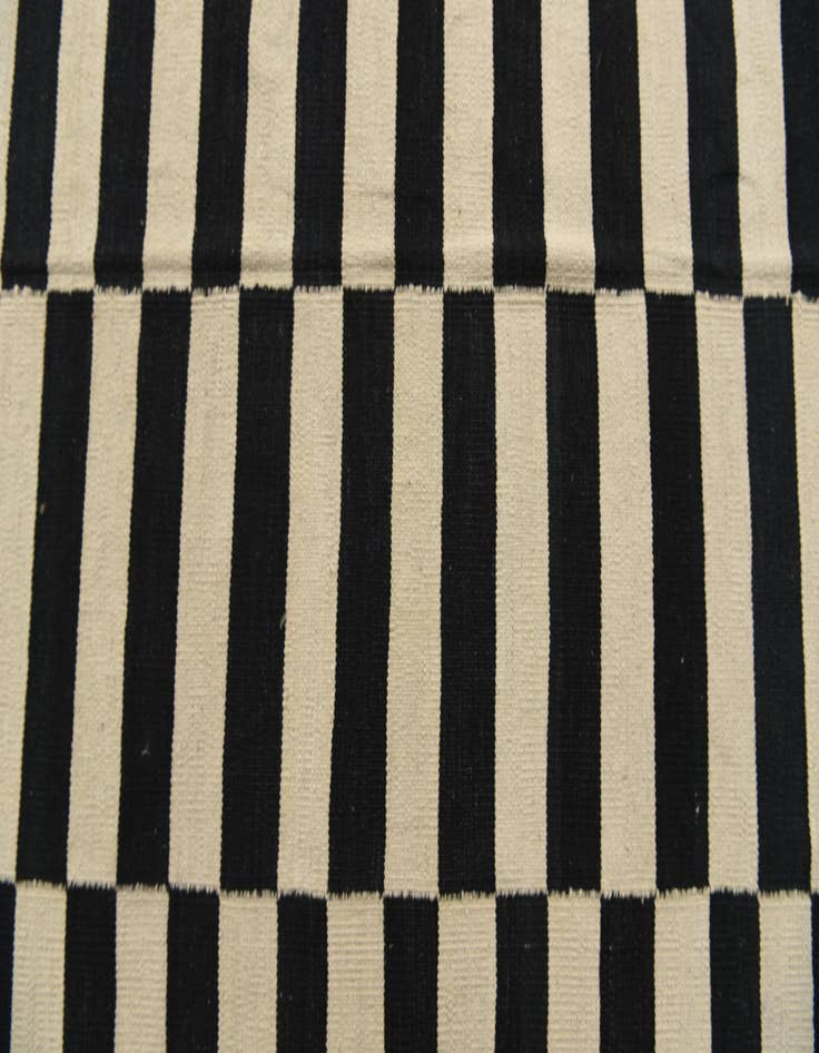 Detail image of  5' 7 x 7' 10  Hand Woven Kilim Modern Wool Rug