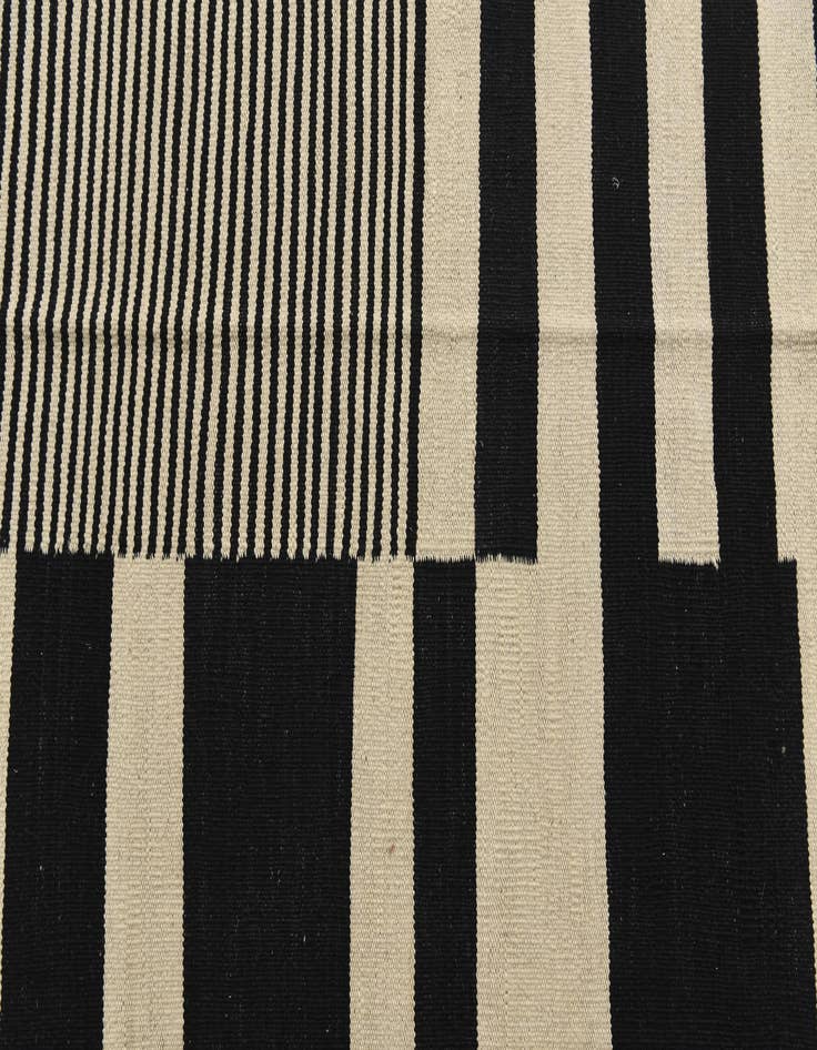 Detail image of  5' 7 x 7' 9  Hand Woven Kilim Modern Wool Rug