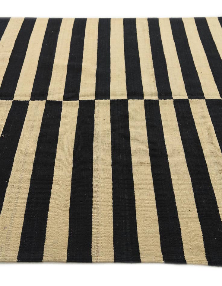 Detail image of  5' 2 x 6' 2  Hand Woven Kilim Modern Wool Rug