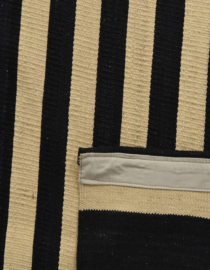 Detail image of  5' 2 x 6' 2  Hand Woven Kilim Modern Wool Rug