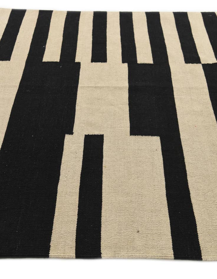 Detail image of  5' x 6' 9  Hand Woven Kilim Modern Wool Rug