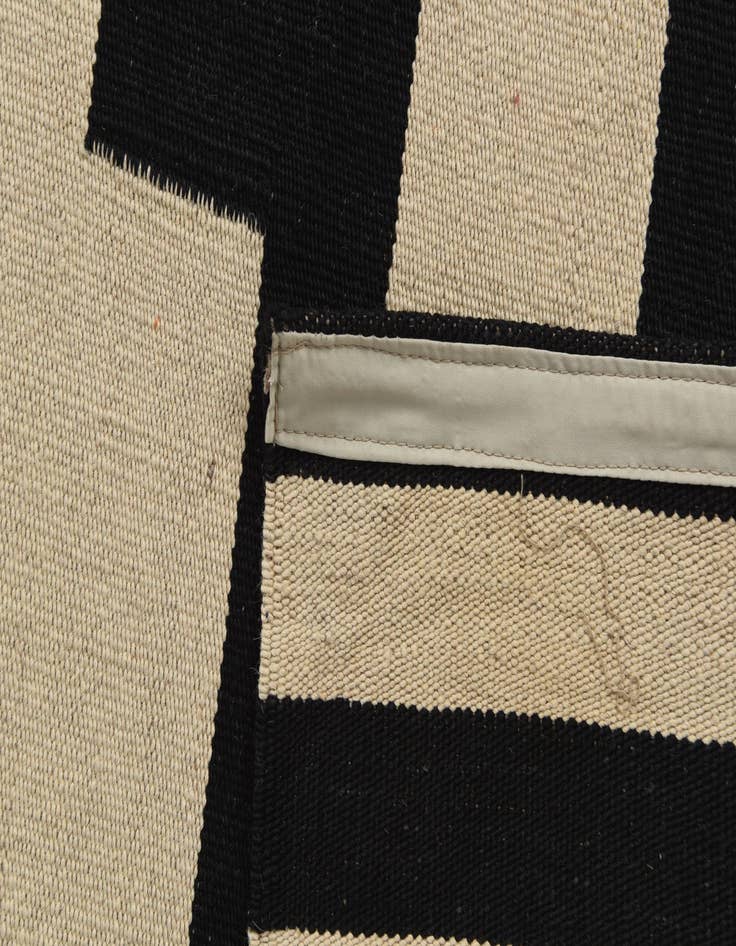 Detail image of  5' x 6' 9  Hand Woven Kilim Modern Wool Rug