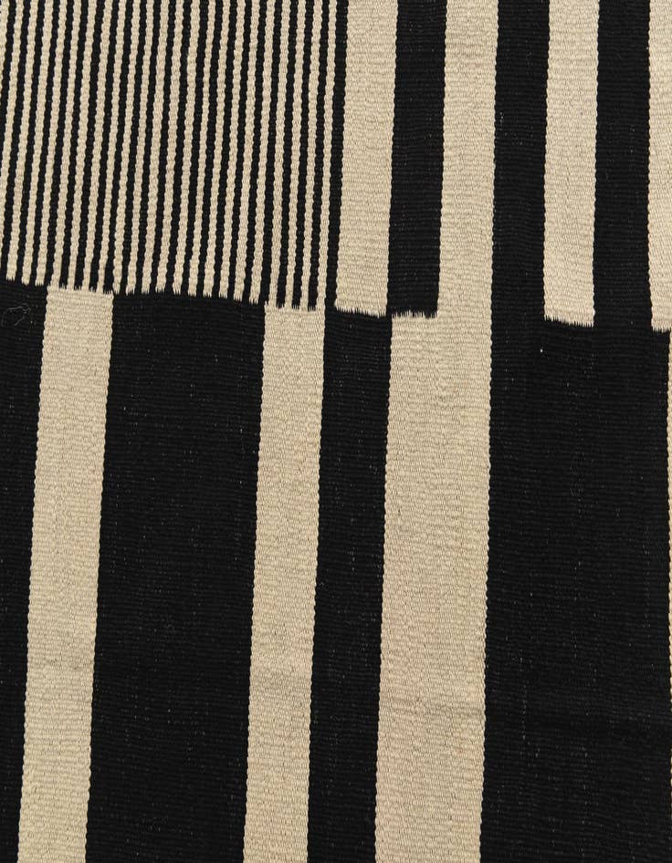 Detail image of  4' 7 x 6' 6  Hand Woven Kilim Modern Wool Rug