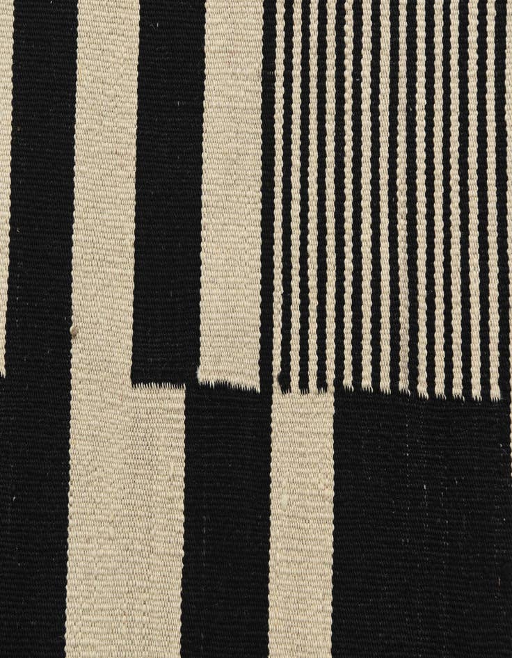 Detail image of  5' 1 x 6' 9  Hand Woven Kilim Modern Wool Rug