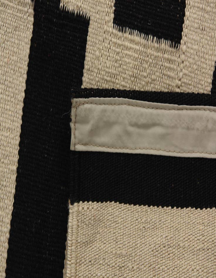 Detail image of  5' 1 x 6' 9  Hand Woven Kilim Modern Wool Rug