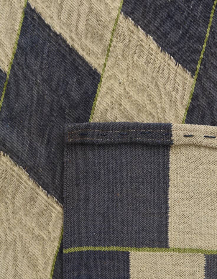 Detail image of  6' x 7' 6  Hand Woven Kilim Modern Wool Rug