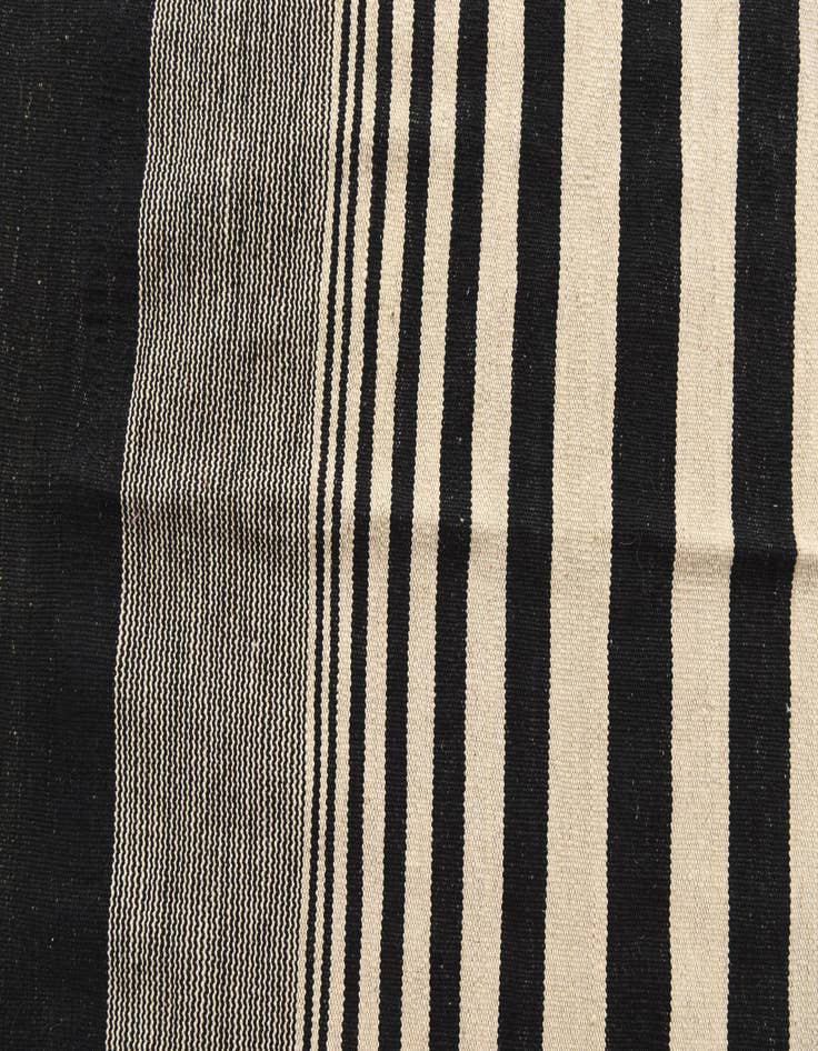 Detail image of  5' 8 x 7' 9  Hand Woven Kilim Modern Wool Rug