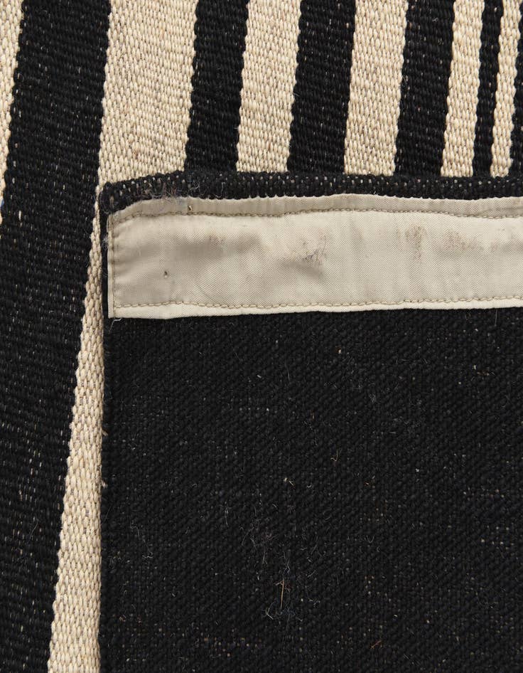 Detail image of  5' 8 x 7' 9  Hand Woven Kilim Modern Wool Rug