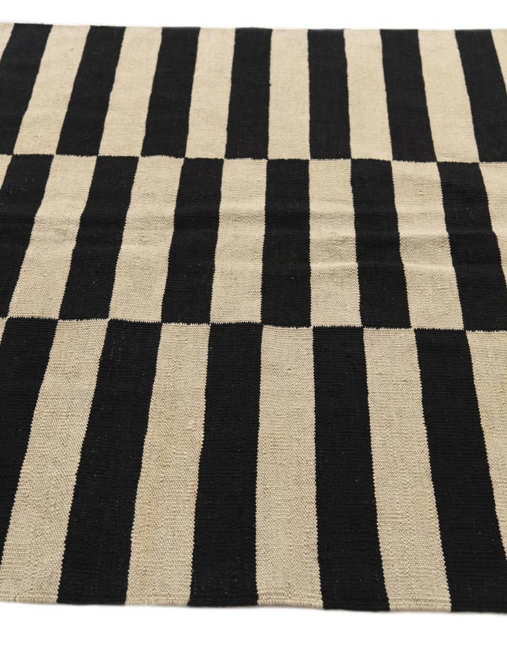 Detail image of  4' 2 x 5' 10  Hand Woven Kilim Modern Wool Rug