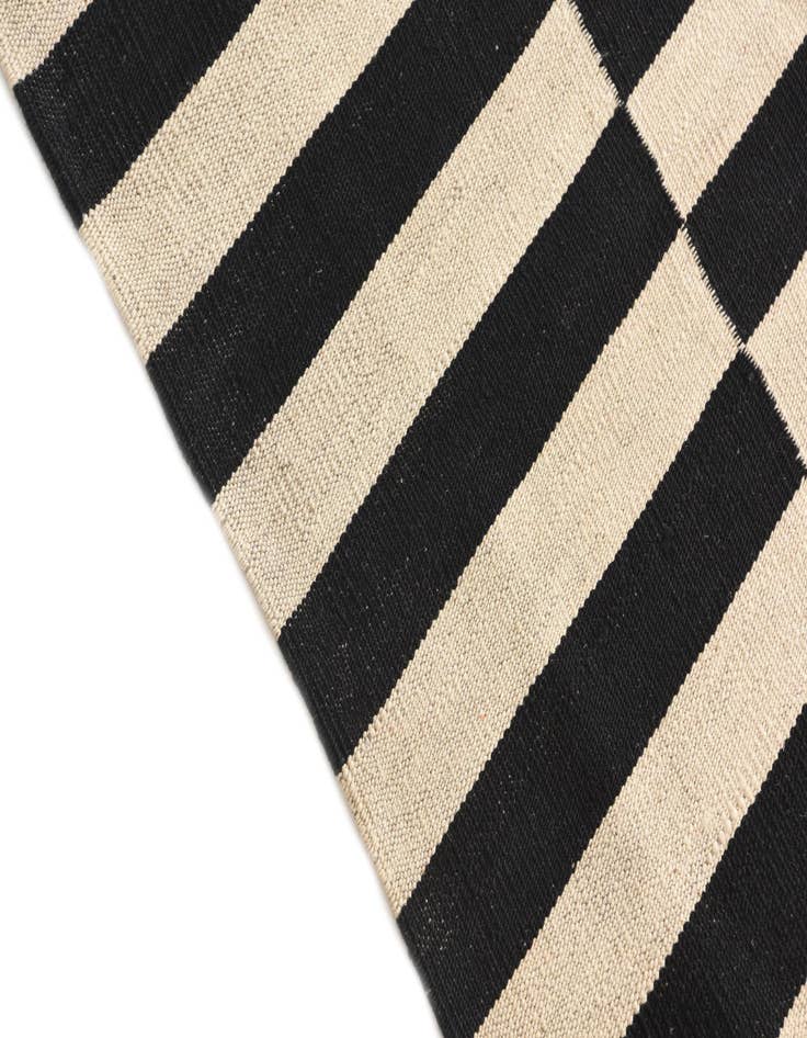 Detail image of  3' 3 x 4' 9  Hand Woven Kilim Modern Wool Rug