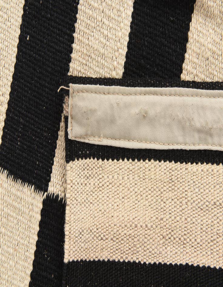 Detail image of  3' 3 x 4' 9  Hand Woven Kilim Modern Wool Rug