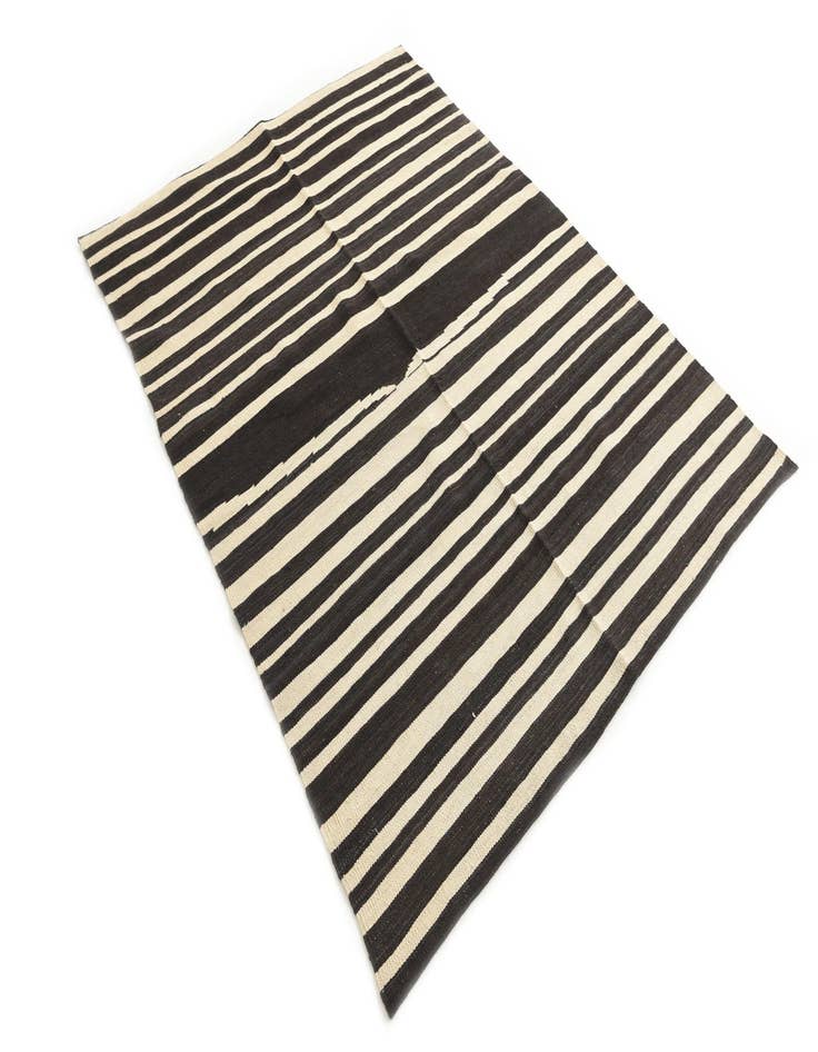 Detail image of  5' x 6' 5  Hand Woven Kilim Modern Wool Rug