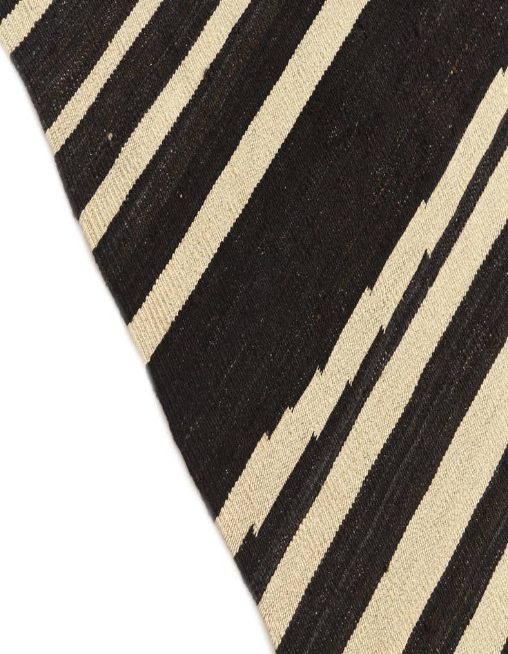 Detail image of  5' x 6' 5  Hand Woven Kilim Modern Wool Rug