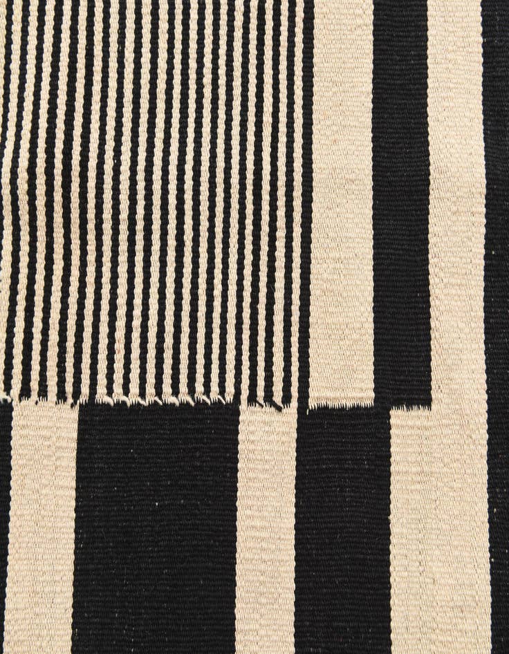 Detail image of  5' 3 x 6' 7  Hand Woven Kilim Modern Wool Rug