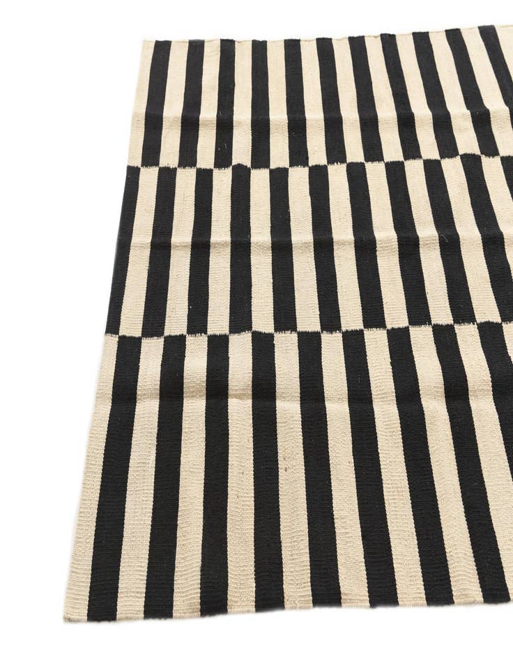 Detail image of  4' 2 x 6'  Hand Woven Kilim Modern Wool Rug