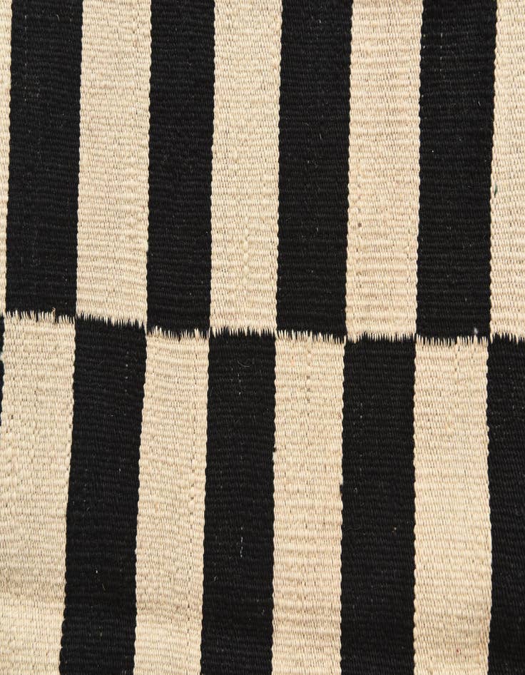 Detail image of  4' 2 x 6'  Hand Woven Kilim Modern Wool Rug