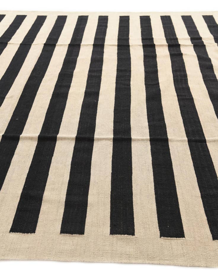 Detail image of  8' 5 x 11'  Hand Woven Kilim Modern Wool Rug