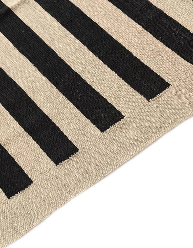 Detail image of  8' 5 x 11'  Hand Woven Kilim Modern Wool Rug